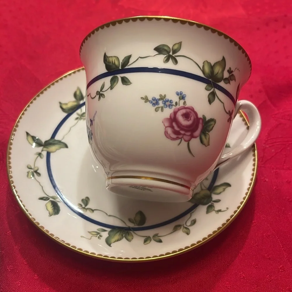 Rare Vintage 1992 Royal Worcester Dinnerware 5 piece set  Sheridan